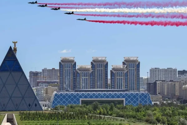 Путиннің сапарына орай Астана аспанында жойғыш ұшақтар ұшады