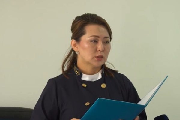 Шымкентте балаларын азаптаған ана сотталды