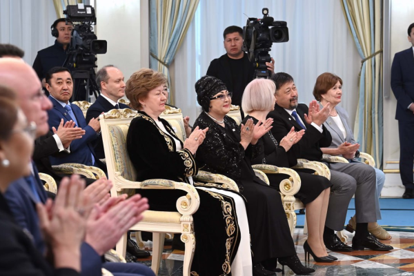 Мәдениет мерекесі: Мақпал Жүнісова Президенттен марапат алды
