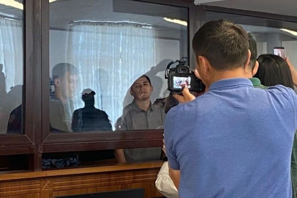 “Өлім жазасына дайынмын”: қайын жұртын өлтірген Сұлтан Сәрсемәлиев сотта не деді (видео)