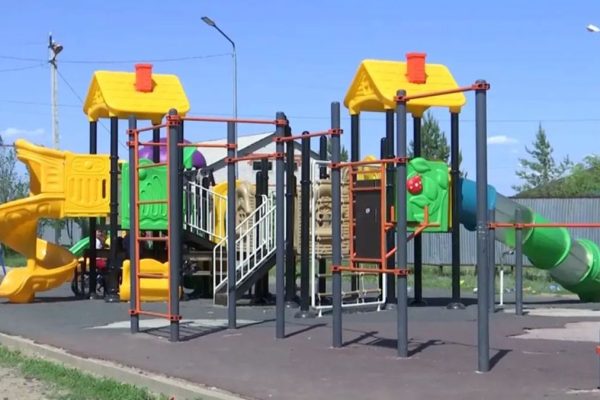 Ақтөбеде ойын алаңында 11 жастағы бала ауыр жарақат алды