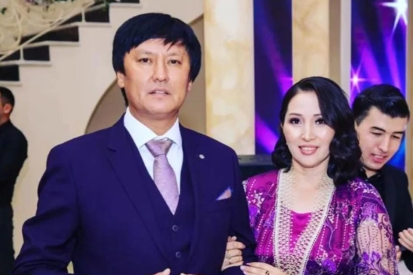 “Көпбалалы әке болғанын қаладым”: Әнші Өмірқұл Айниязовқа әйелі тоқал алып бергісі келген
