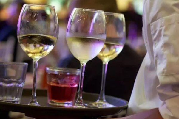 Балқаштағы кафелердің бірінде атыс болып, даяшы жарақат алды